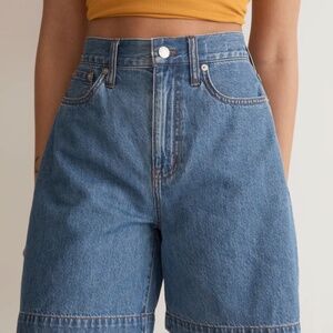 Madewell Drapey High-Rise Denim Shorts in Gabler Wash (Size 25)